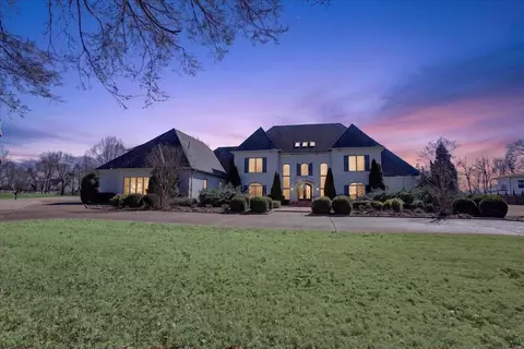9141 Forest Bend Ct, Germantown, TN 38138