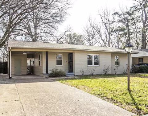 1750 Sea Isle Rd, Memphis, TN 38117