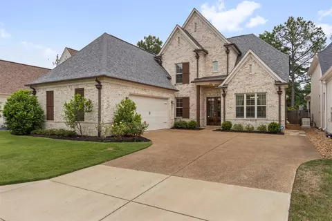 202 Chadwick Woods Ln, Collierville, TN 38017