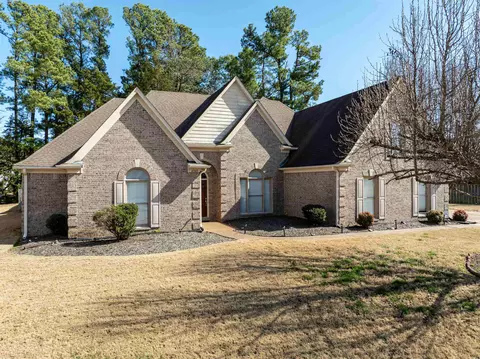 4360 Guinevere Ln, Bartlett, TN 38135