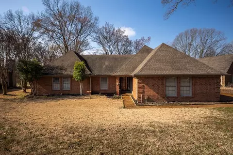 9589 Mosswood Ln, Lakeland, TN 38002
