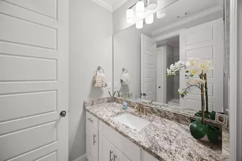 Bath - 4711 Carousel Ln, Collierville, TN 38017 photo 4 of 5