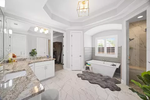 Bath - 4711 Carousel Ln, Collierville, TN 38017 photo 1 of 5