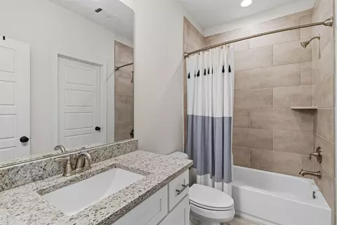 Bath - 4757 Carousel Ln, Collierville, TN 38017 photo 6 of 6