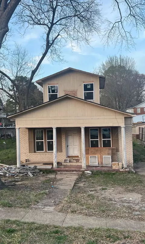 311 W Court Ave, Selmer, TN 38375