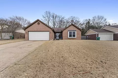 35 Pine Ridge Ln, Oakland, TN 38060