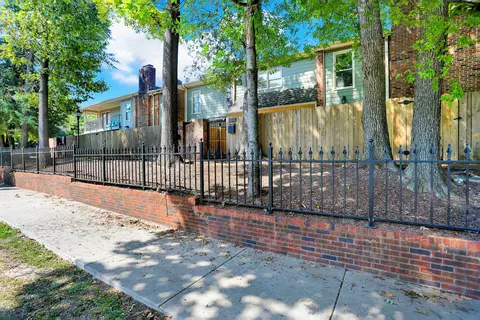 698 Hotchkiss Blvd #B, Memphis, TN 38104