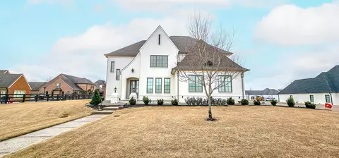45 N Lake Rd, Piperton, TN 38017