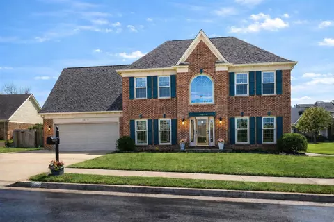 8905 Lindstrom Dr E, Memphis, TN 38016