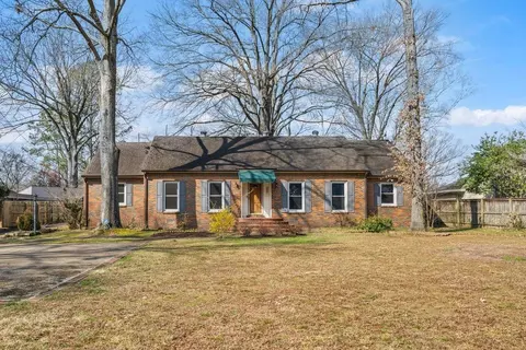353 Colonial Rd, Memphis, TN 38117