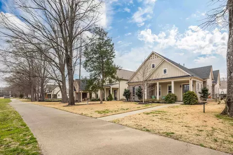 15 Independence Ln, Rossville, TN 38066