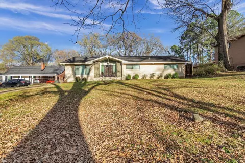 3692 Lakeview Dr, Memphis, TN 38116