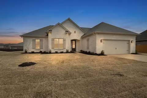 140 Oakland Ridge Cv, Oakland, TN 38060