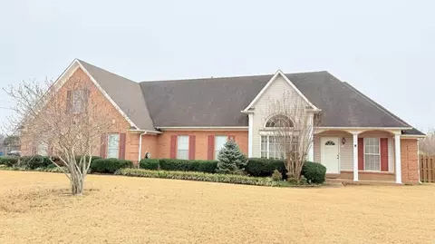1180 Williamsburg Dr, Atoka, TN 38004