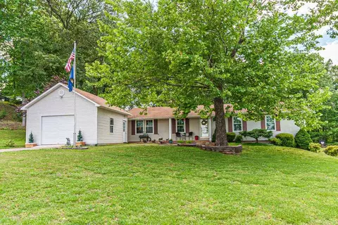 718 Crabtree Rd, Selmer, TN 38375