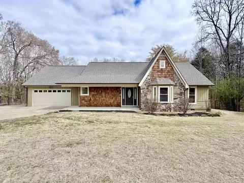 955 Country Club Rd, Somerville, TN 38068