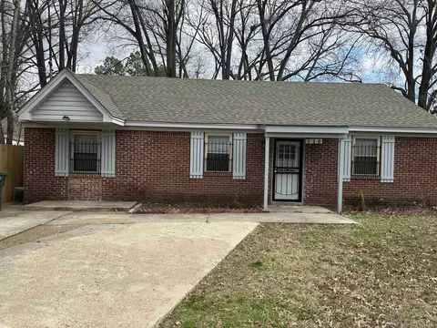 710 Vaughn Rd, Memphis, TN 38122