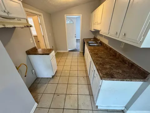 Kitchen - 3936 Ajanders Dr, Memphis, TN 38127 photo 2 of 2