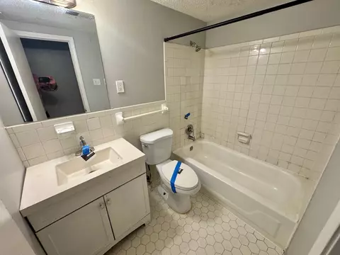 Bath - 3936 Ajanders Dr, Memphis, TN 38127 photo 1 of 1