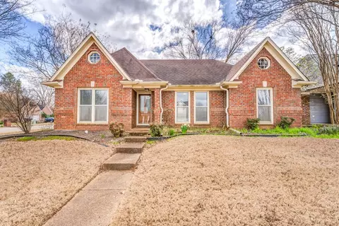 153 Mcdonald Glen Cv, Collierville, TN 38017