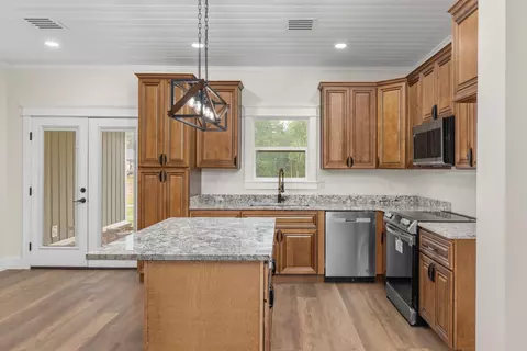 Kitchen - 4454 County Road 200 Rd, Corinth, MS 38834 photo 1 of 3