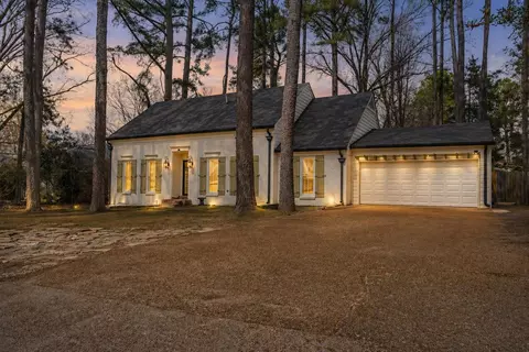 8050 Farmington Blvd, Germantown, TN 38138