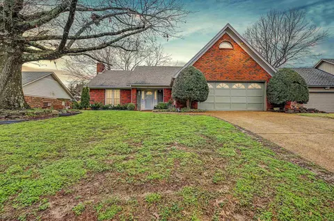 951 Dove Hollow Dr, Cordova, TN 38018