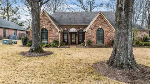 1665 Neshoba Trace Cv, Germantown, TN 38138