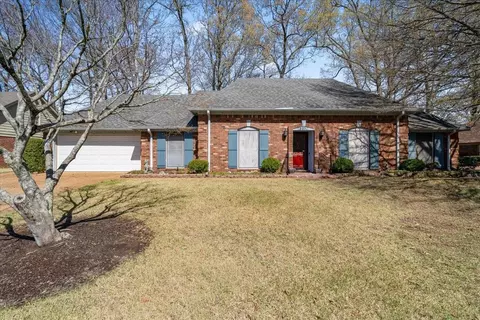 8930 Woodmark Dr, Cordova, TN 38018