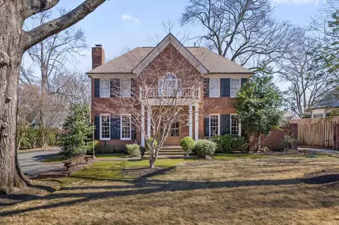 400 Colonial Rd, Memphis, TN 38117