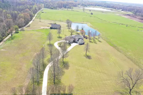 700 Keough Dr, Piperton, TN 38017