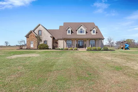 621 Wortham Cemetery Rd, Bells, TN 38006