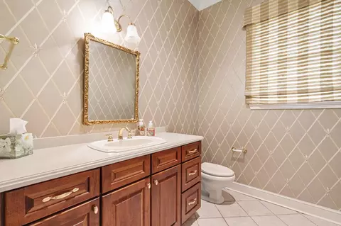 Bath - 1186 Lake Point Dr E, Collierville, TN 38017 photo 5 of 7