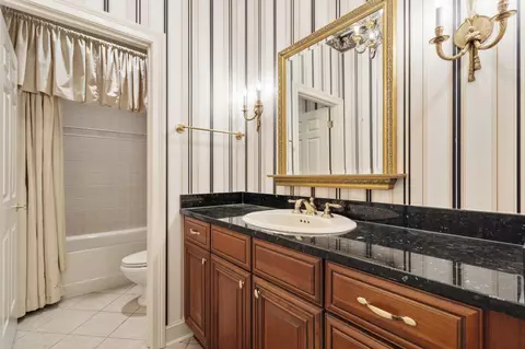 Bath - 1186 Lake Point Dr E, Collierville, TN 38017 photo 3 of 7