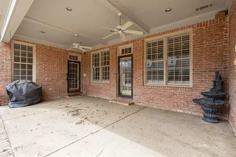 Exterior - 1186 Lake Point Dr E, Collierville, TN 38017 photo 6 of 8
