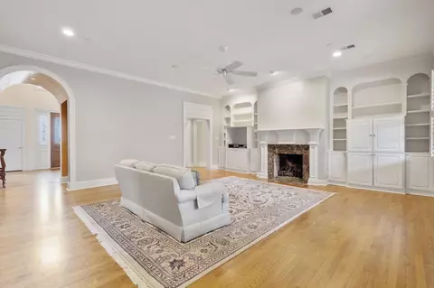 Living - 1186 Lake Point Dr E, Collierville, TN 38017 photo 3 of 6