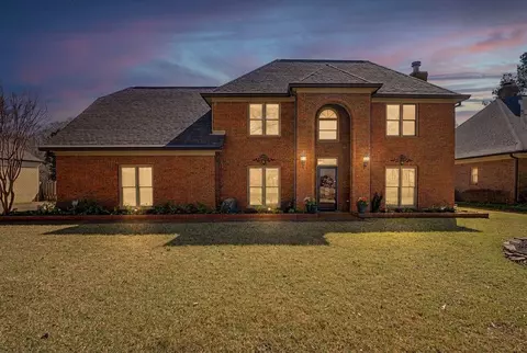 2530 Dibrell Trail Dr, Collierville, TN 38017