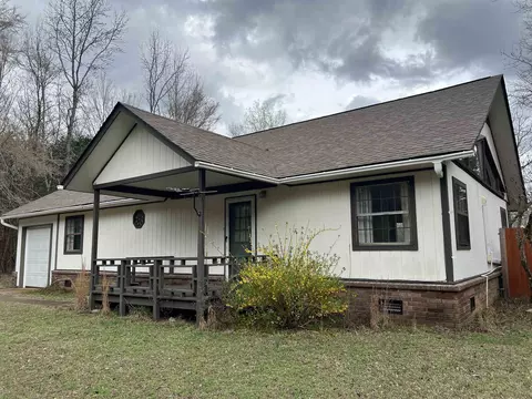 1685 Fairway Dr, Saulsbury, TN 38067