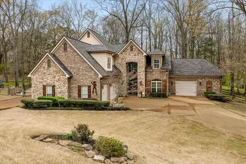 40 Amesbury Cv, Eads, TN 38028