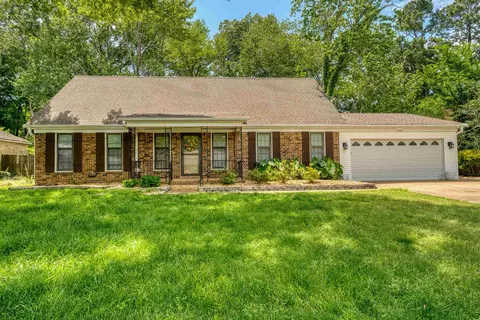 2531 Mimosa Tree Dr, Germantown, TN 38138