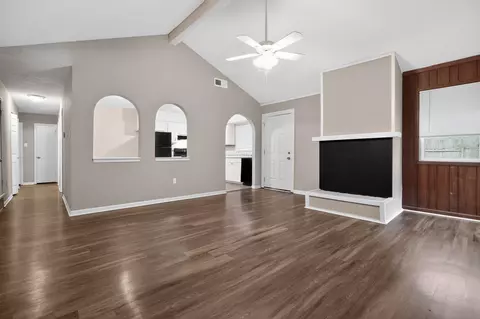 Living - 4480 Kerwin Dr, Memphis, TN 38128 photo 1 of 4