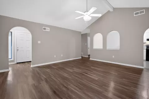 Living - 4480 Kerwin Dr, Memphis, TN 38128 photo 4 of 4