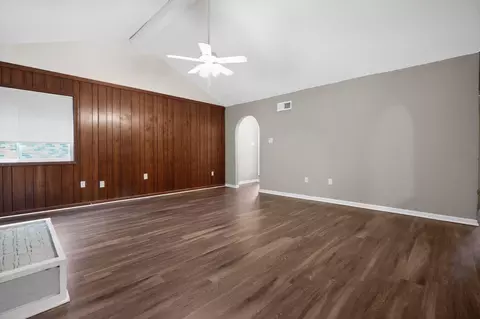 Living - 4480 Kerwin Dr, Memphis, TN 38128 photo 3 of 4