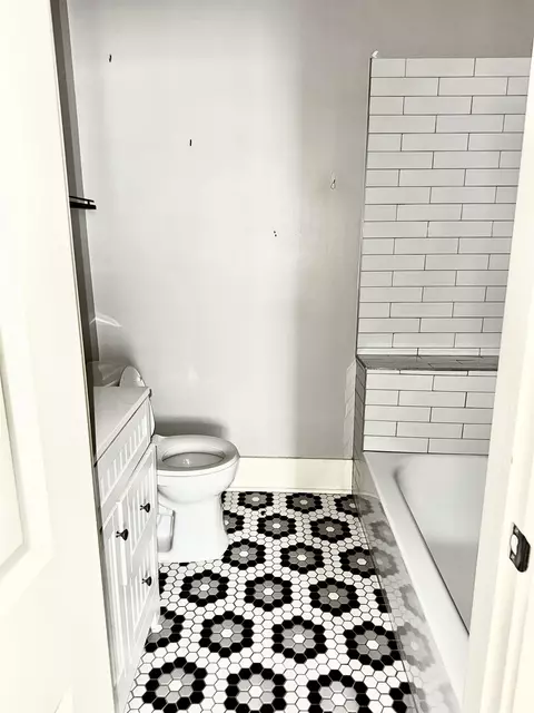 Bath - 2297 Jackson Ave, Memphis, TN 38112 photo 1 of 3