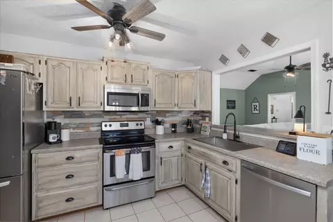 Kitchen - 273 Andy Dr, Drummonds, TN 38023 photo 2 of 2