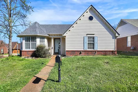 8394 Palm Springs Dr, Cordova, TN 38016