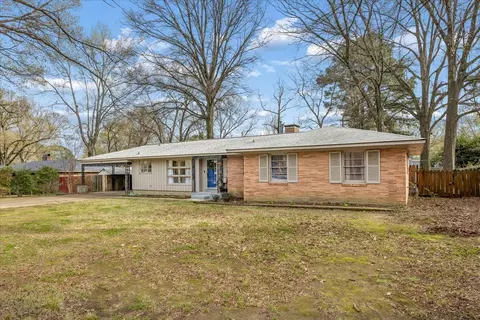 4251 Woodcrest Dr, Memphis, TN 38111