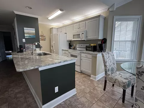 Kitchen - 4 Laura Ln, Iuka, MS 38852 photo 1 of 2
