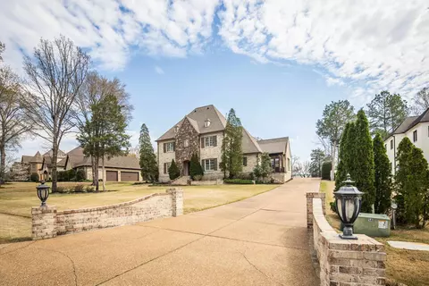 255 Ridgewood Dr, Piperton, TN 38017