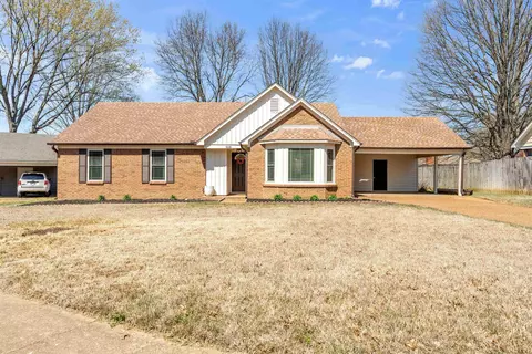 368 Little Oak Ln, Collierville, TN 38017